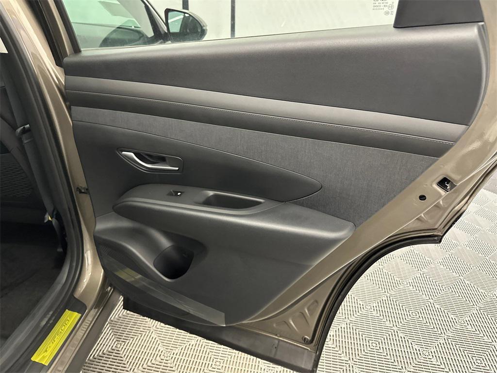 new 2025 Hyundai TUCSON Hybrid car, priced at $34,175