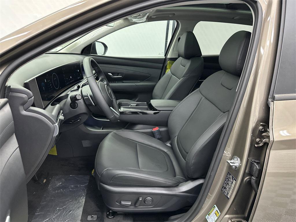 new 2025 Hyundai TUCSON Hybrid car, priced at $34,175