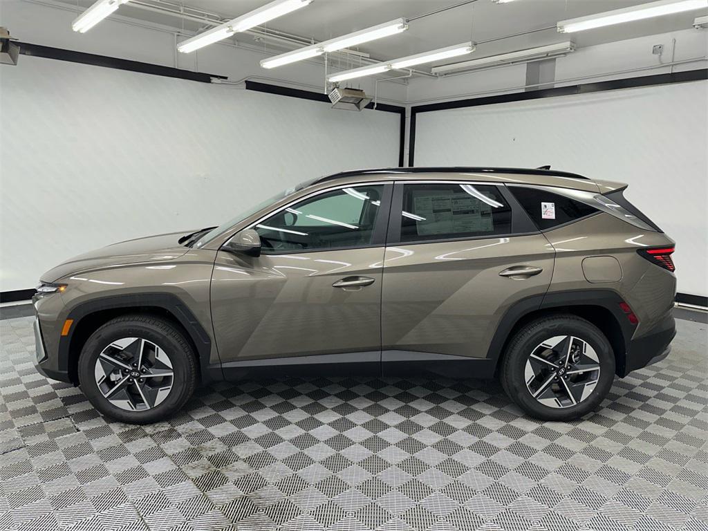 new 2025 Hyundai TUCSON Hybrid car, priced at $34,175