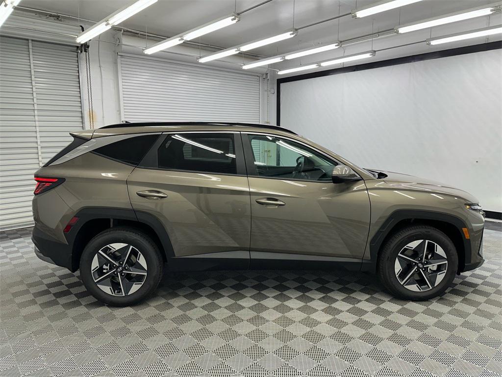 new 2025 Hyundai TUCSON Hybrid car, priced at $34,175