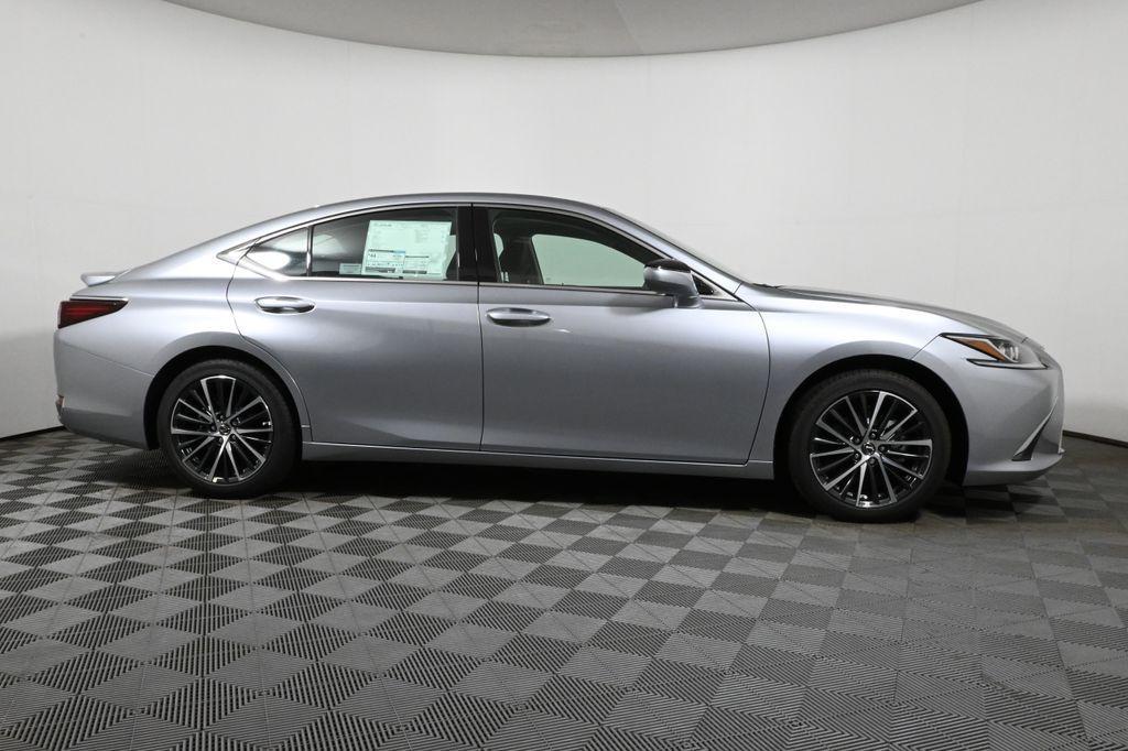 new 2025 Lexus ES 300h car, priced at $51,194