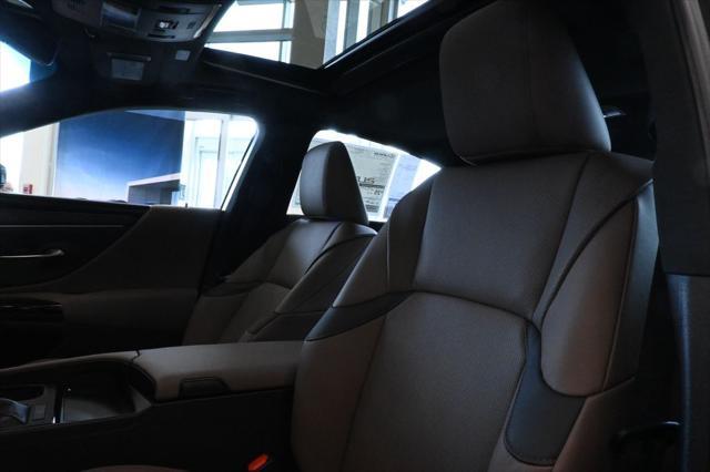 new 2025 Lexus ES 350 car, priced at $50,505