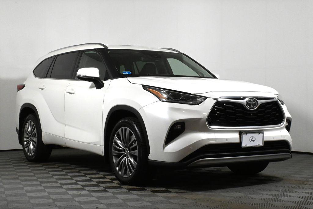 used 2020 Toyota Highlander car, priced at $31,957