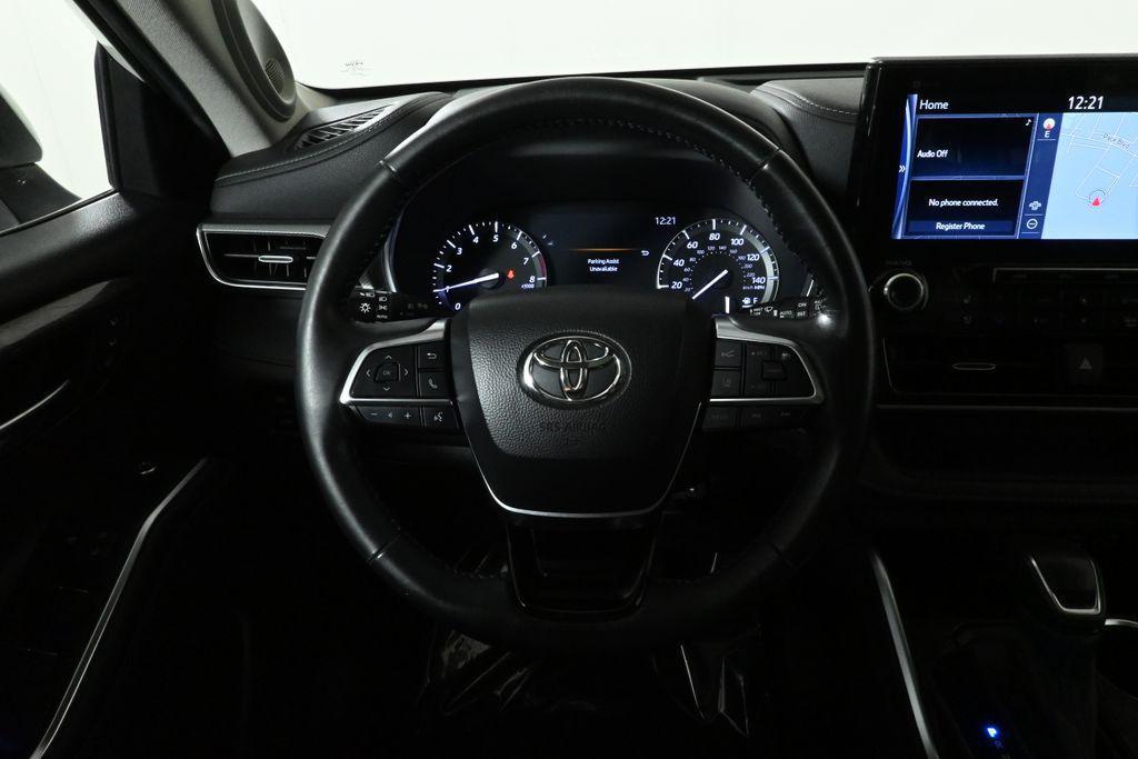 used 2020 Toyota Highlander car, priced at $31,957