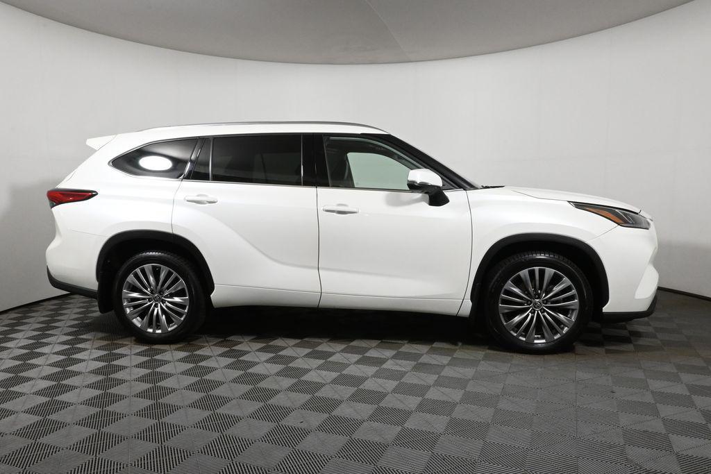 used 2020 Toyota Highlander car, priced at $31,957