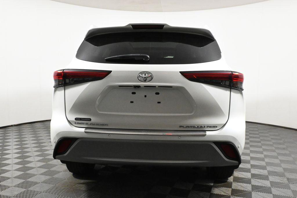 used 2020 Toyota Highlander car, priced at $31,957