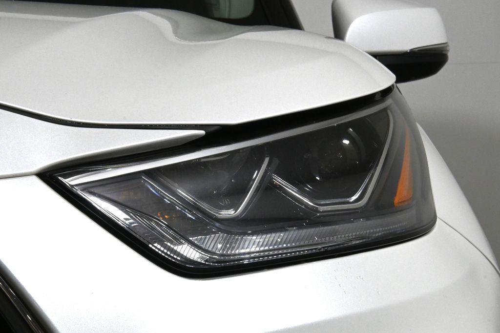 used 2020 Toyota Highlander car, priced at $31,957