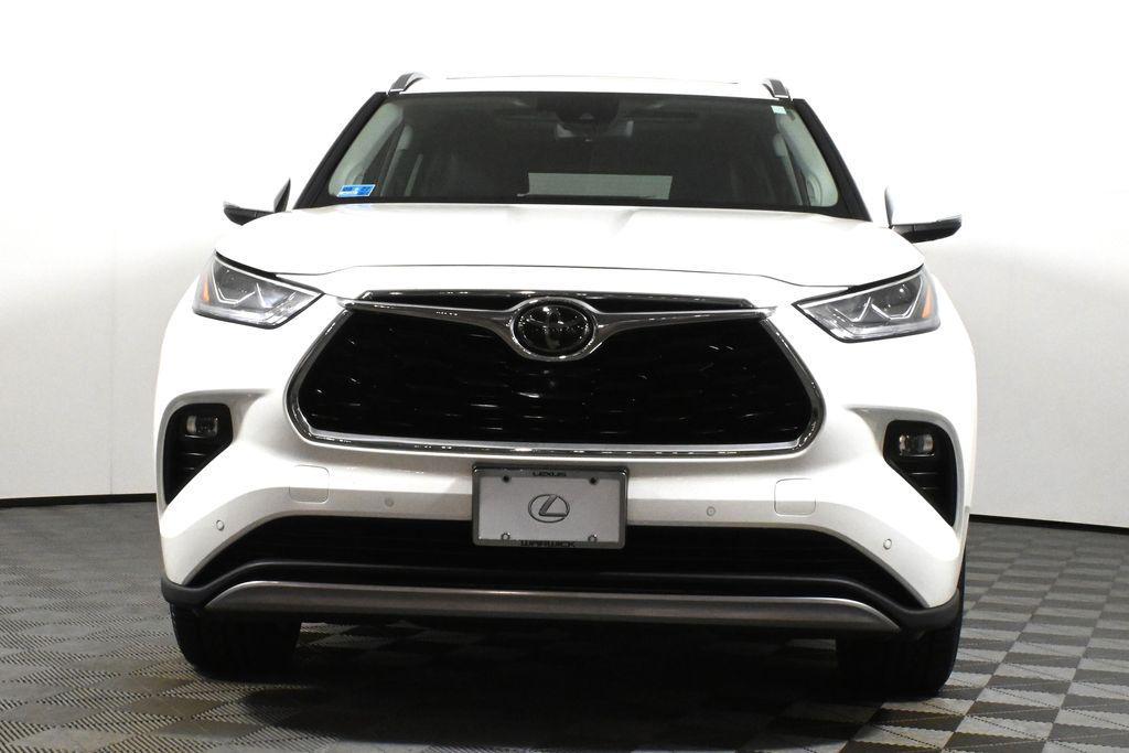 used 2020 Toyota Highlander car, priced at $31,957