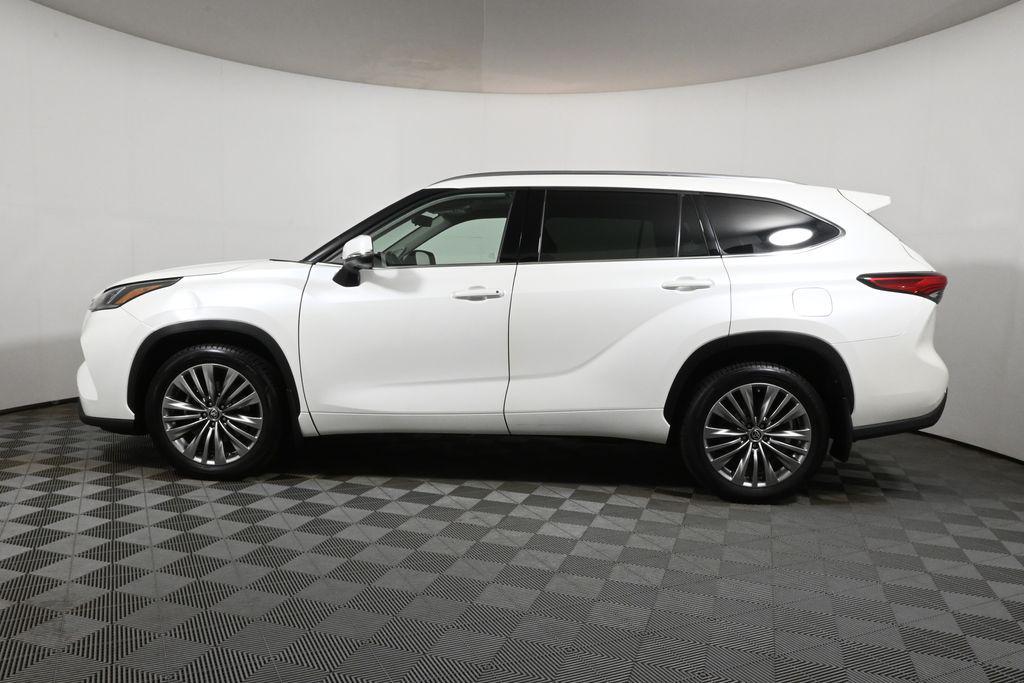 used 2020 Toyota Highlander car, priced at $31,957