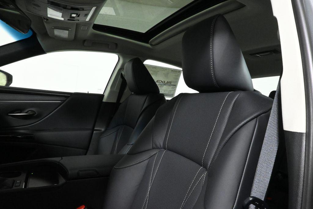 new 2025 Lexus ES 300h car, priced at $54,660