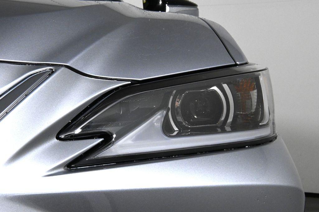 new 2025 Lexus ES 300h car, priced at $54,660