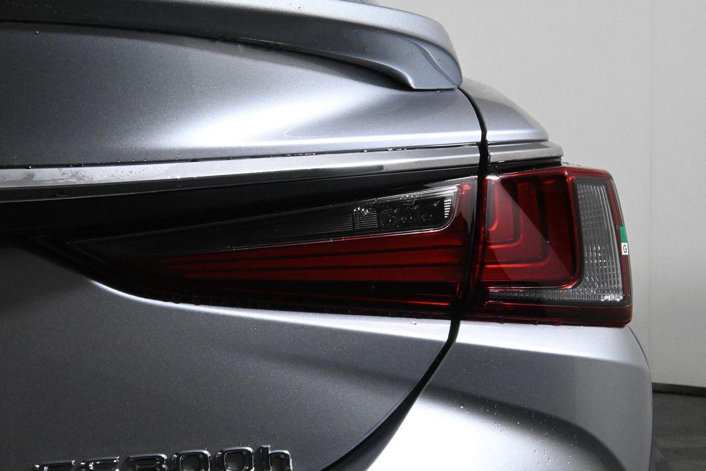 new 2025 Lexus ES 300h car, priced at $54,660