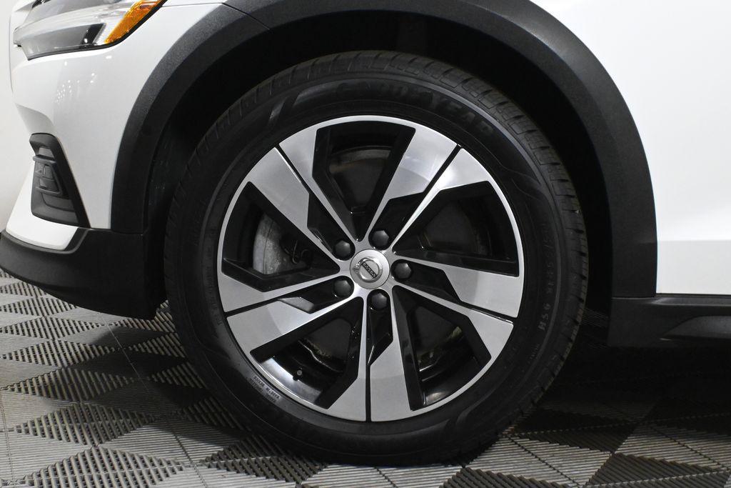used 2020 Volvo V60 Cross Country car, priced at $26,969