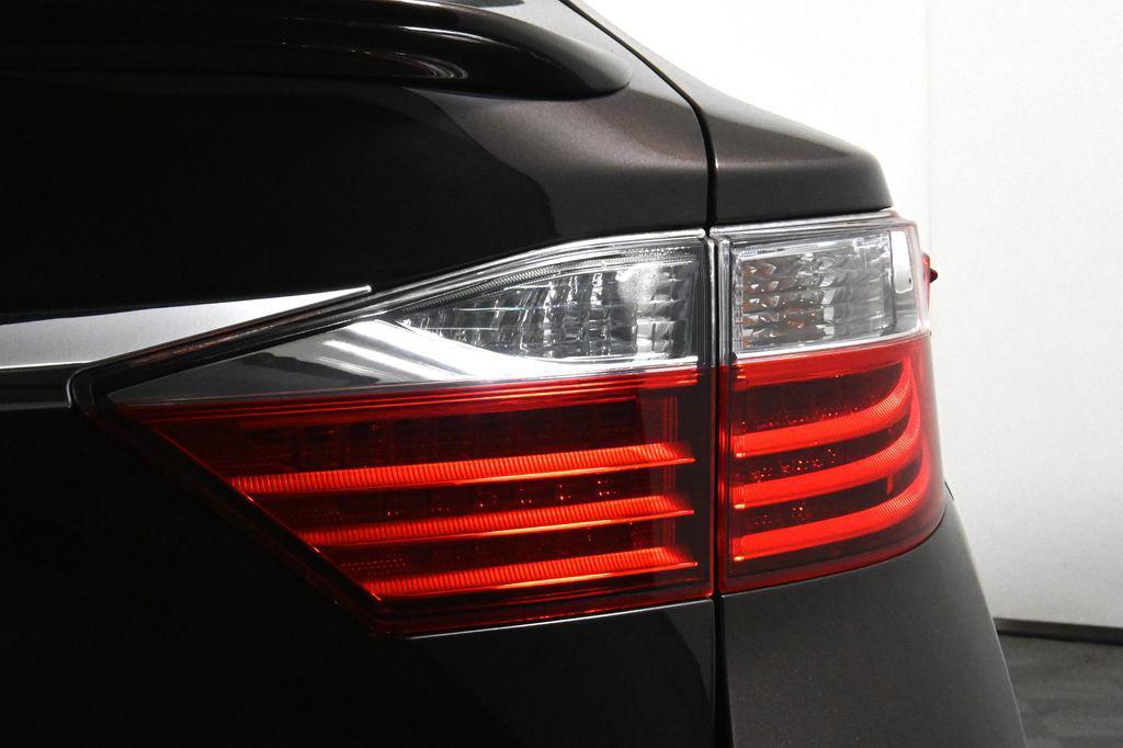 used 2013 Lexus ES 300h car, priced at $16,498