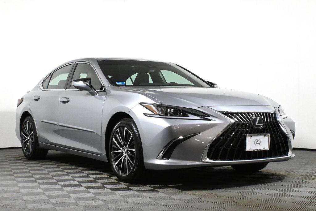 used 2025 Lexus ES 300h car, priced at $45,012