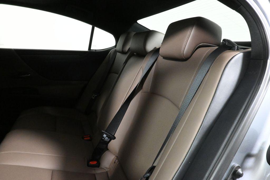 used 2025 Lexus ES 300h car, priced at $45,012