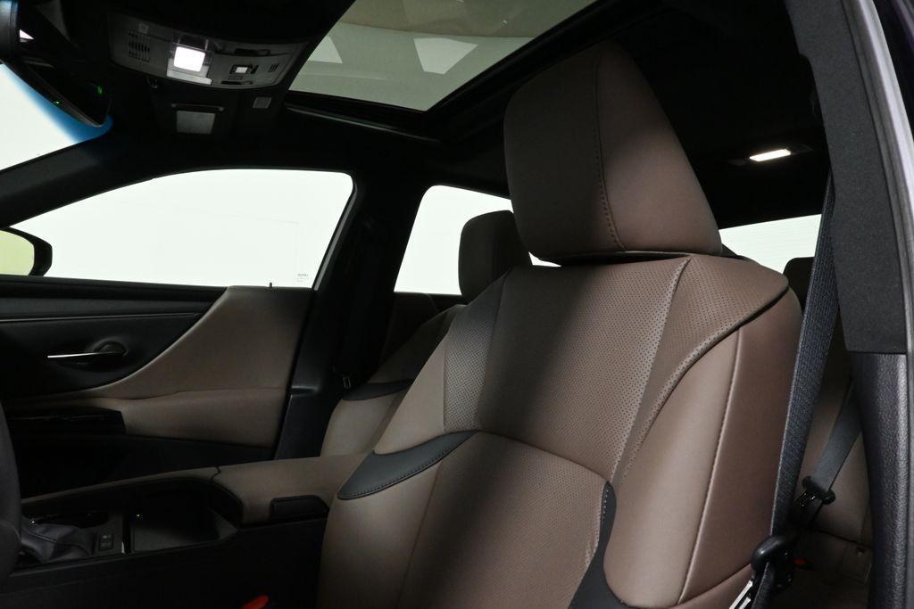 used 2025 Lexus ES 300h car, priced at $45,880