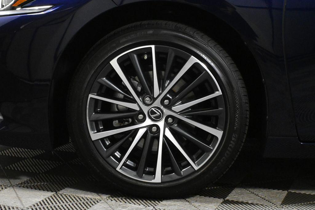 used 2025 Lexus ES 300h car, priced at $45,880
