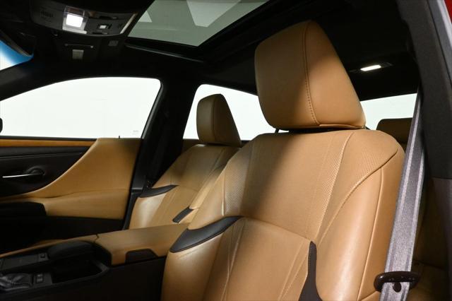 used 2019 Lexus ES 300h car, priced at $27,779