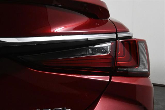 used 2019 Lexus ES 300h car, priced at $27,779