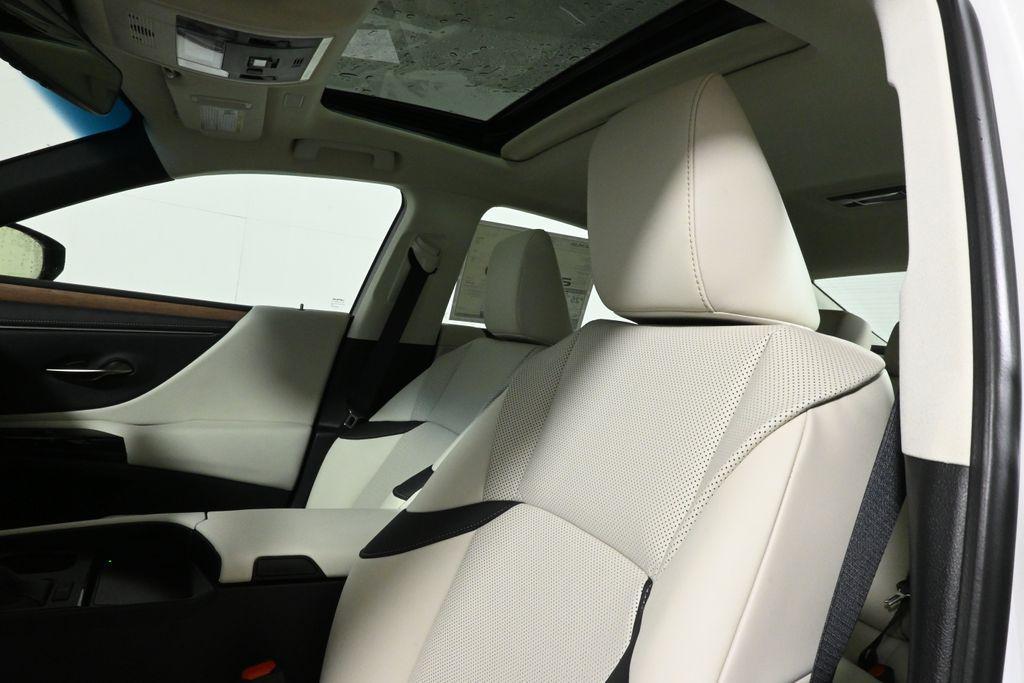 new 2025 Lexus ES 350 car, priced at $50,725