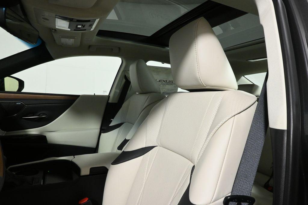 new 2025 Lexus ES 350 car, priced at $56,350