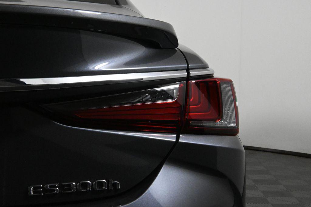 new 2025 Lexus ES 300h car, priced at $49,925