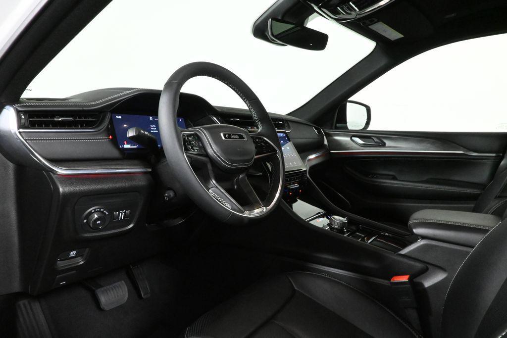 used 2024 Jeep Grand Cherokee car, priced at $45,577