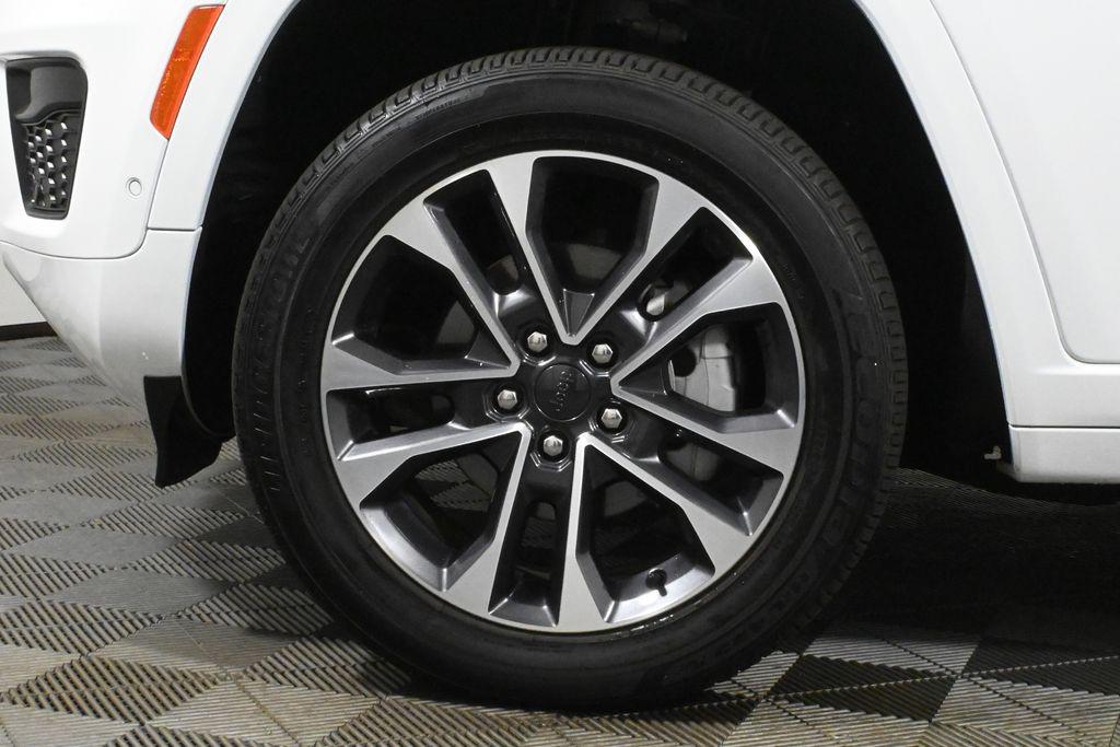 used 2024 Jeep Grand Cherokee car, priced at $45,577