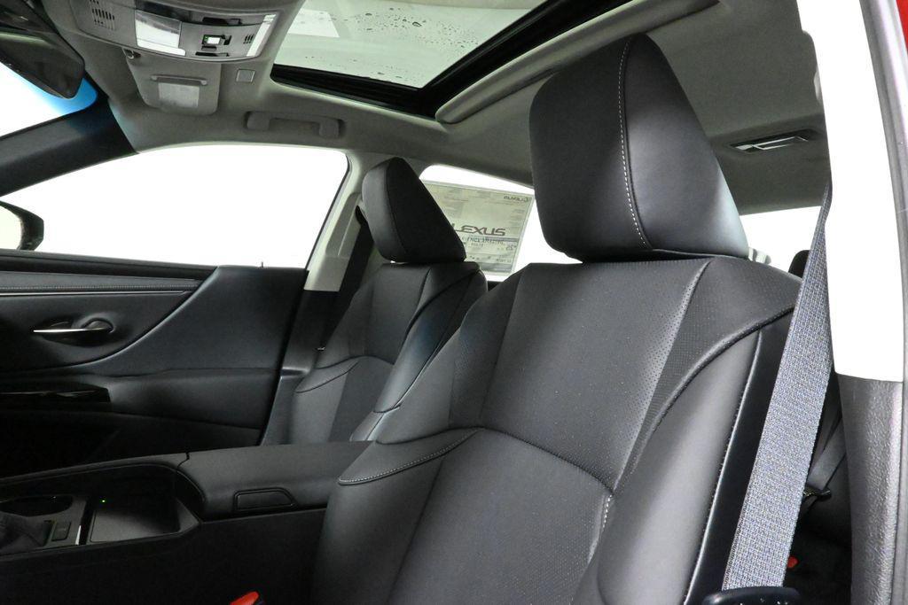 new 2025 Lexus ES 350 car, priced at $49,555