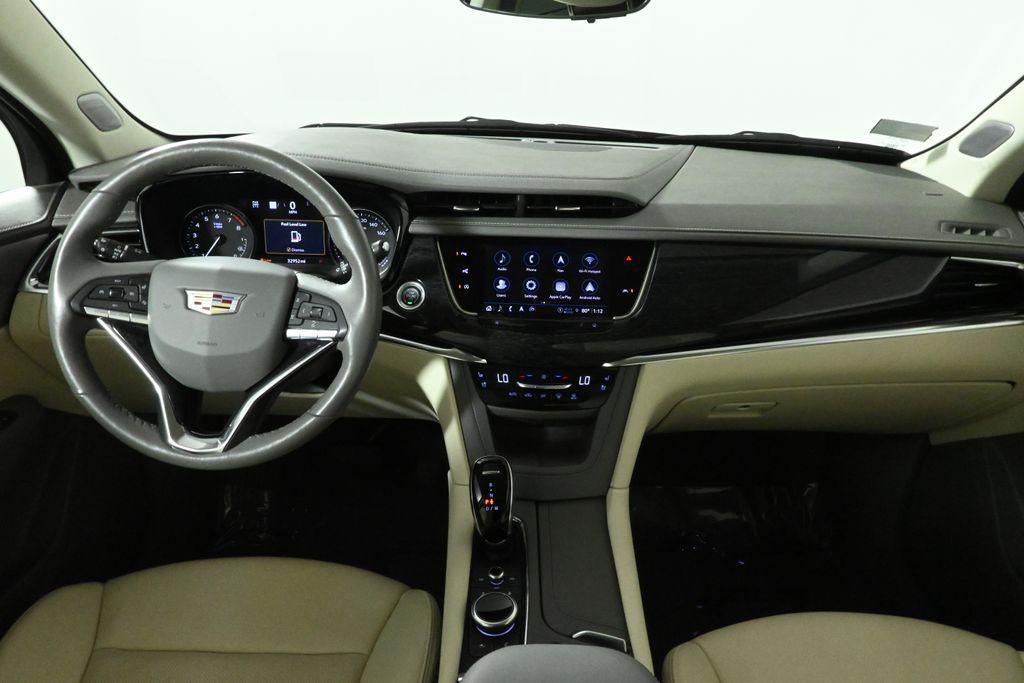 used 2022 Cadillac XT6 car, priced at $35,995