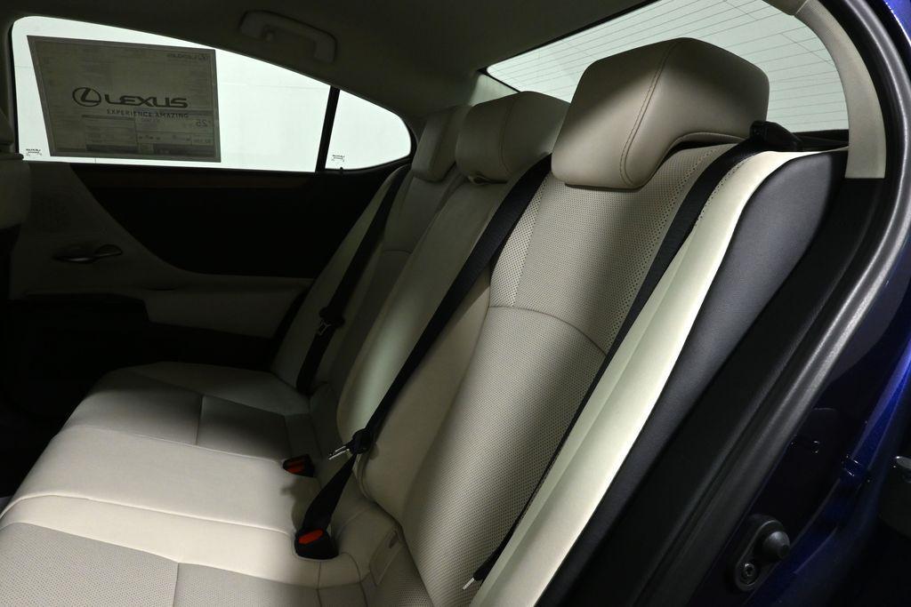 new 2025 Lexus ES 350 car, priced at $50,225