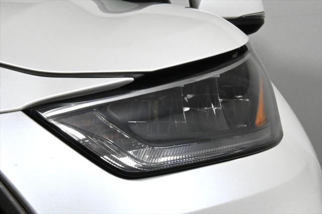 used 2020 Toyota Highlander car, priced at $27,997