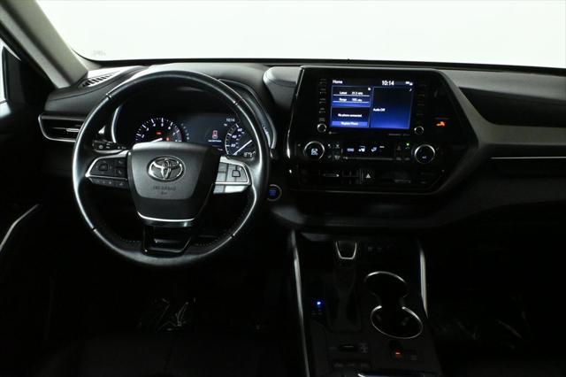 used 2020 Toyota Highlander car, priced at $27,997