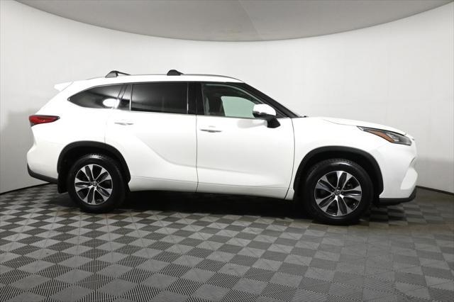 used 2020 Toyota Highlander car, priced at $27,997