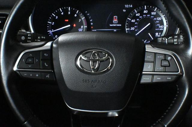 used 2020 Toyota Highlander car, priced at $27,997