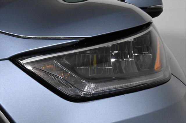 used 2020 Toyota Highlander Hybrid car, priced at $33,545