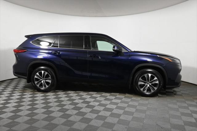 used 2022 Toyota Highlander car, priced at $34,994