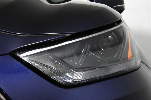 used 2022 Toyota Highlander car, priced at $34,994