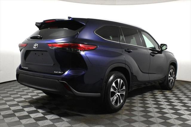 used 2022 Toyota Highlander car, priced at $34,994