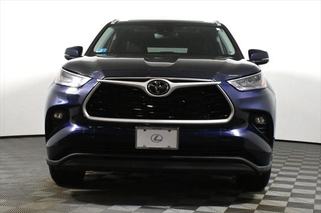 used 2022 Toyota Highlander car, priced at $34,994