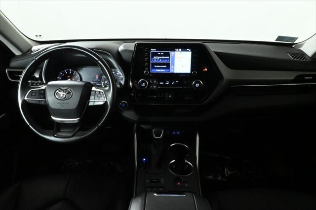 used 2022 Toyota Highlander car, priced at $34,994