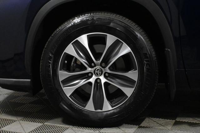 used 2022 Toyota Highlander car, priced at $34,994