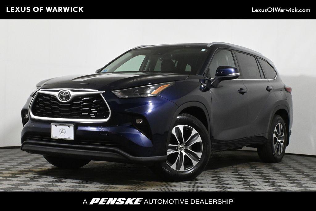 used 2022 Toyota Highlander car, priced at $32,899