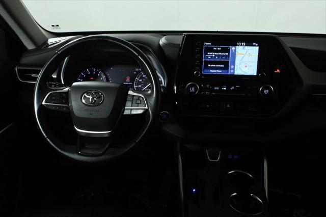 used 2022 Toyota Highlander car, priced at $34,994