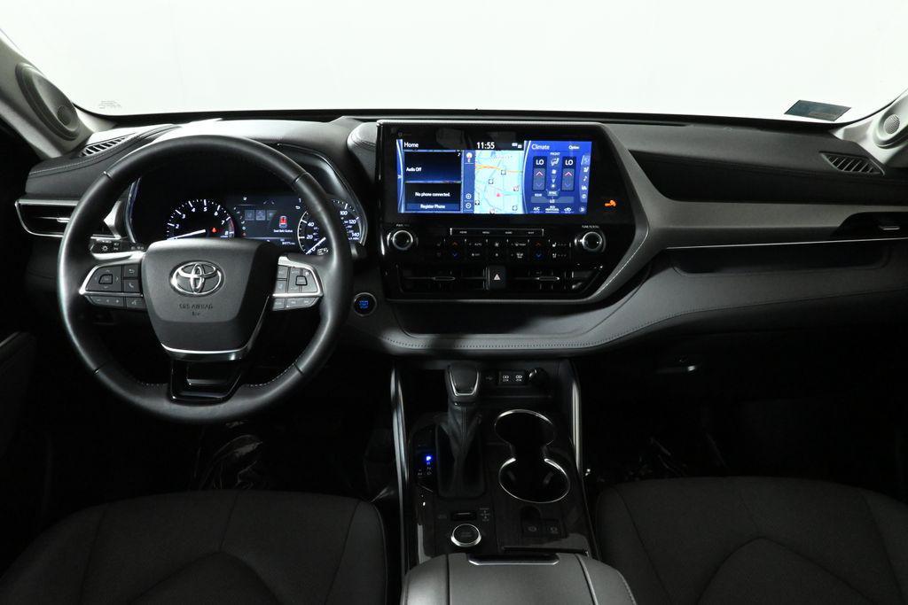 used 2021 Toyota Highlander car, priced at $33,996