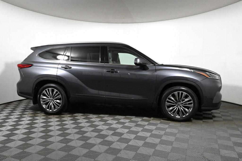 used 2021 Toyota Highlander car, priced at $33,996