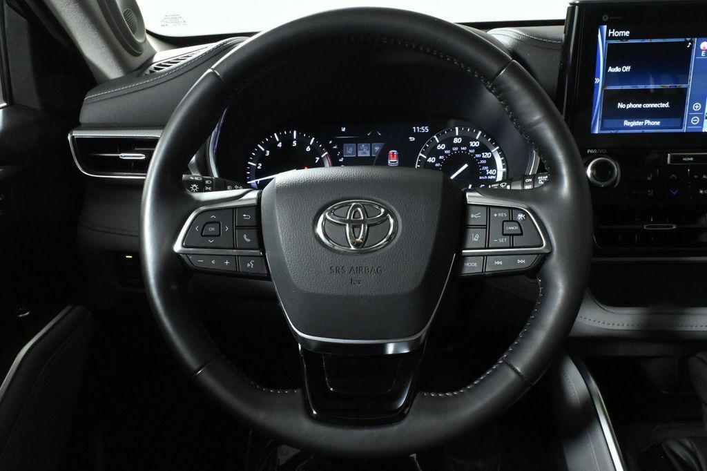 used 2021 Toyota Highlander car, priced at $33,996