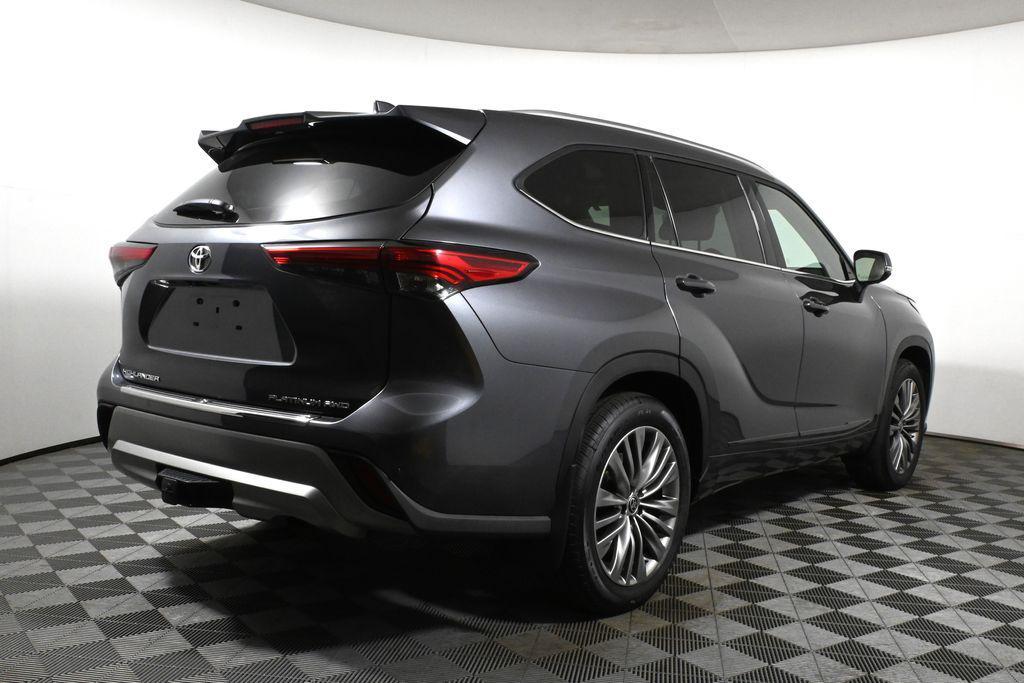 used 2021 Toyota Highlander car, priced at $33,996
