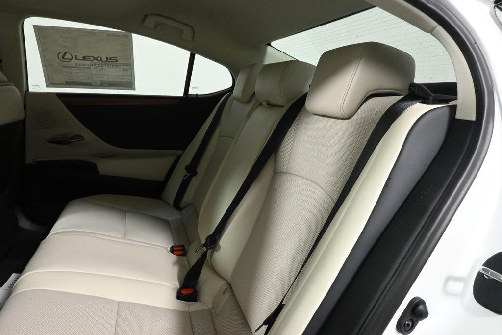 new 2025 Lexus ES 300h car, priced at $51,425